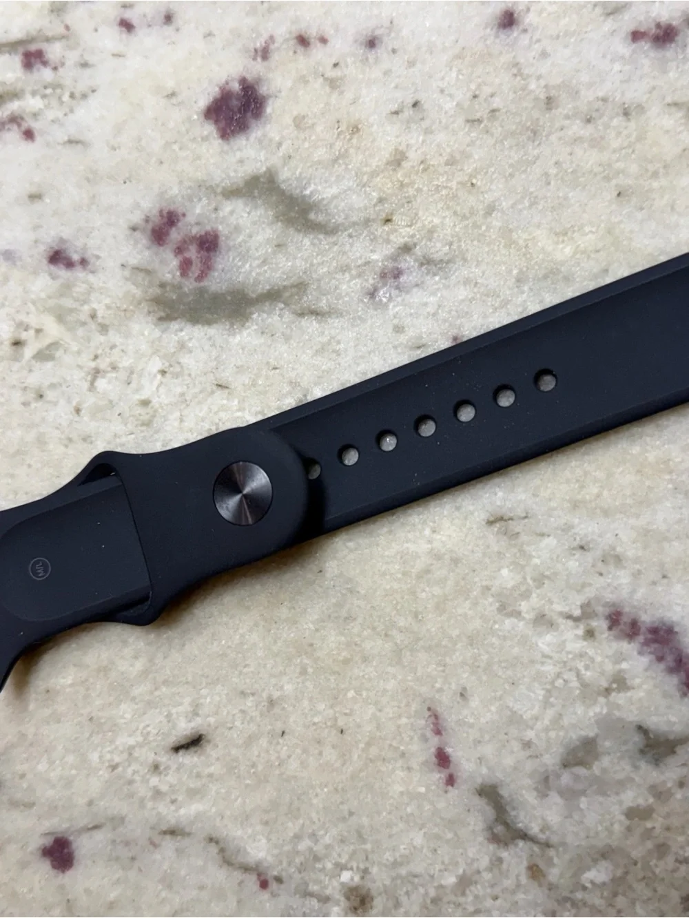 Apple smooth black